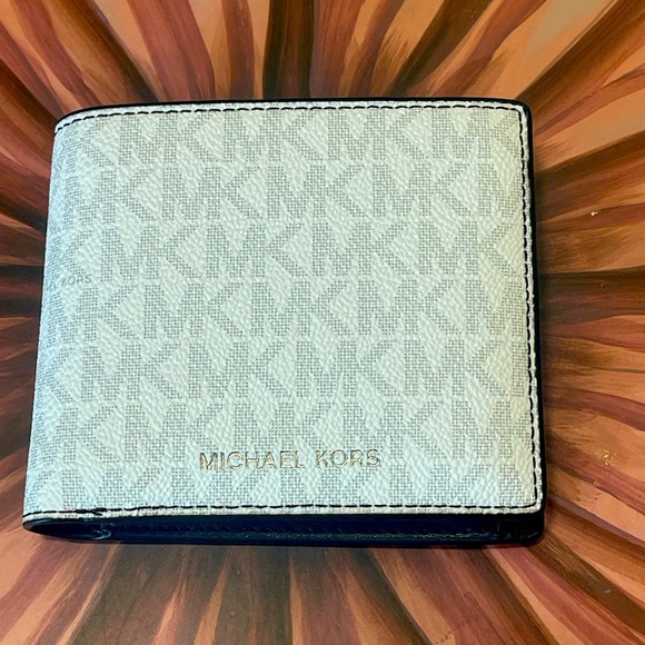 Michael Kors Beige Monogram unisex wallet - Picture 1 of 5